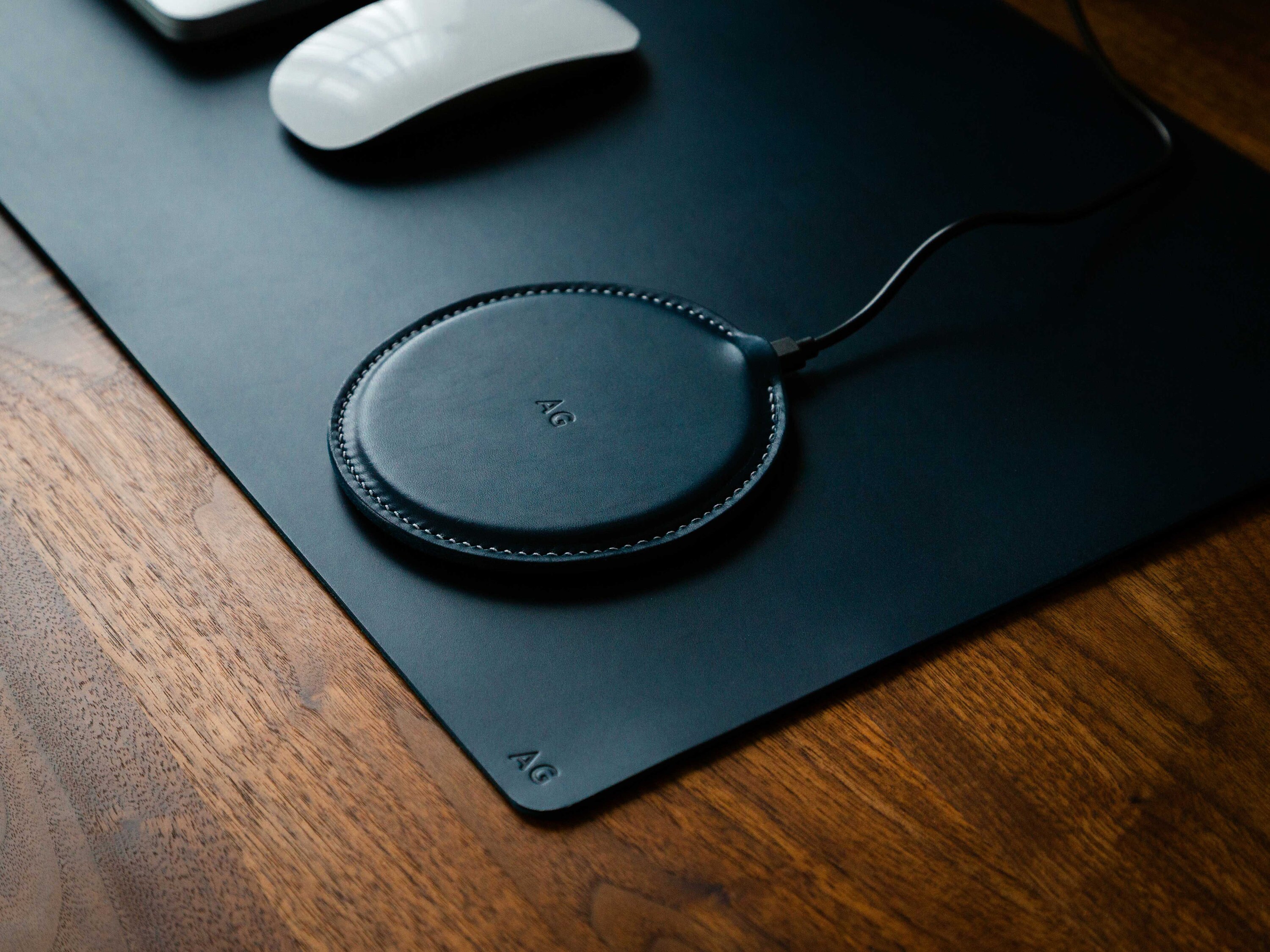 Wireless Charger, Portable Desk Charging Station, Charging Dock ...
