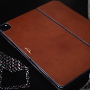 iPad Pro 12.9 « Magic Keyboard Cuir italien Peau, Personnalisé, Coupe de précision, Mince, 3M, Décalcomanie en cuir, Marron Marron & Plus Couleurs