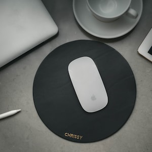 Round Leather Mousepad, Circle Custom Italian Leather Desk Mat, Personalized Mouse Pad, Monogram, 7 Colors, Made in the US, Vegetable Tan