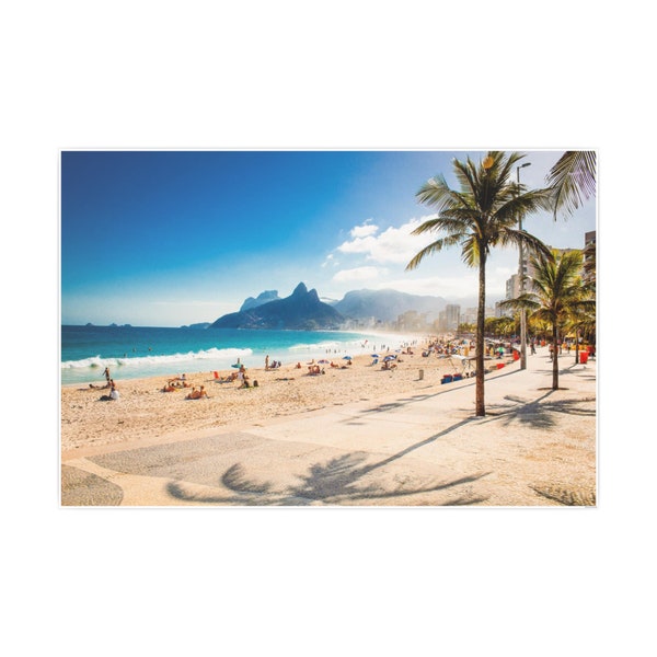 Affiche de photographie de la plage d'Ipanema, Rio de Janeiro, Brésil • Art mural tropical brésilien pour voyageurs • Impression d'art de voyage en Amérique du Sud