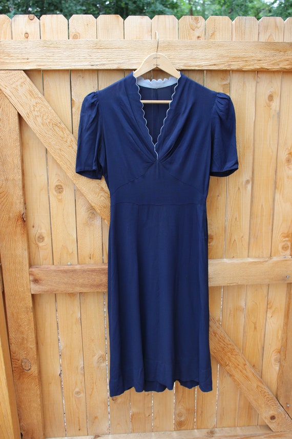 Vintage navy blue 1930s petite dress