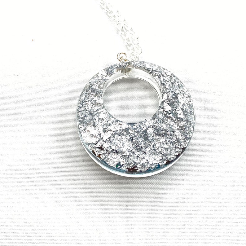 Real Shark teeth circle pendant necklace handmade epoxy resin necklace blue costume jewelry