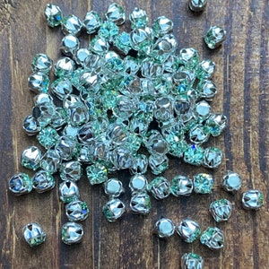 4mm Chatons Montees, Preciosa MC Chaton Maxima SS16/PP31 Crystal Chrysolite with silver cross setting, for beading, sewing, embroidery