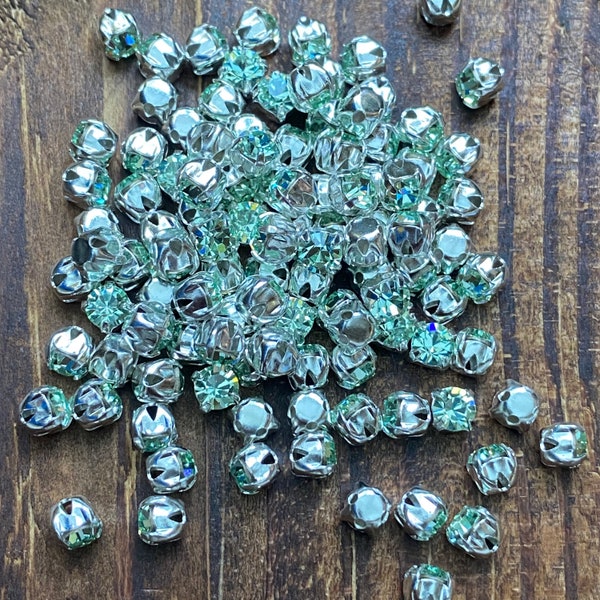 4mm Chatons Montees, Preciosa MC Chaton Maxima SS16/PP31 Crystal Chrysolite with silver cross setting, for beading, sewing, embroidery