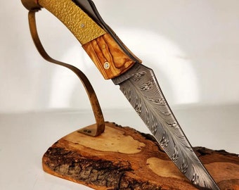 Damascus feather folding knife