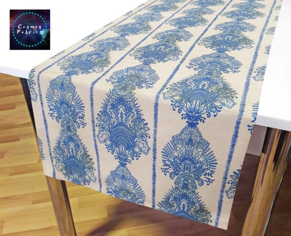 ブルーダマスクテーブルランナー：オリエンタルデコレーション