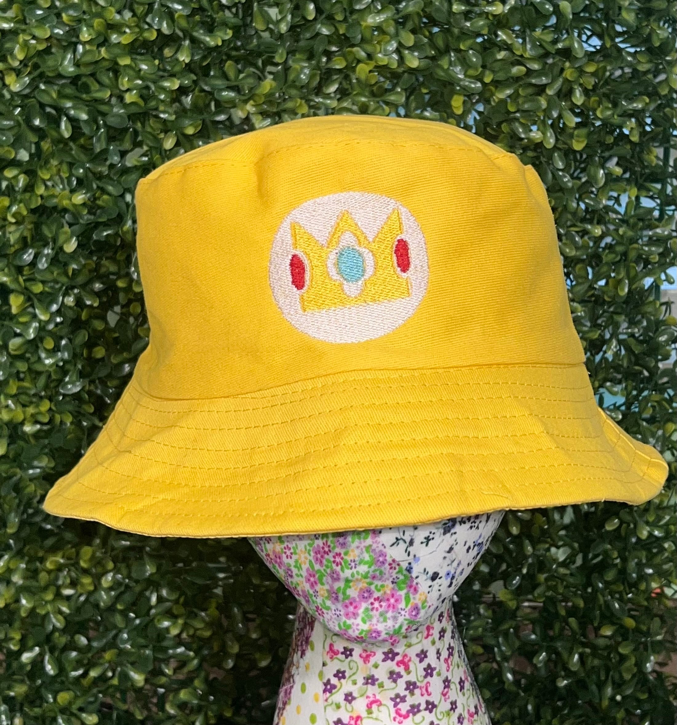 Mario en vrienden geborduurde bucket hat prinses madeliefje