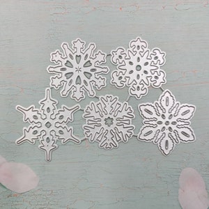 5 Pieces Snowflakes Metal Cutting Dies,Paper Craft Cutting Die, Embossing Stencil,Scrapbooking Dies,DIY Card Making,Die Cut