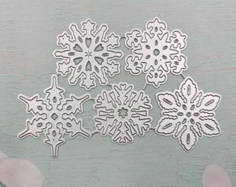 Conjunto de 5 Matrizes de Corte Metálicas em Formato de Flocos de Neve, para Artesanato em Papel, Relevo, Scrapbooking, Criação de Cartões DIY e Corte com Vinco.