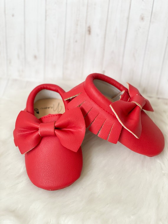 Cute baby girl bow moccasins , soft sole moccasins,toddler moccasins , red moccasins baby shoes