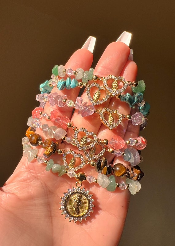 Natural gemstone crystal chip virgencita san judas bracelet