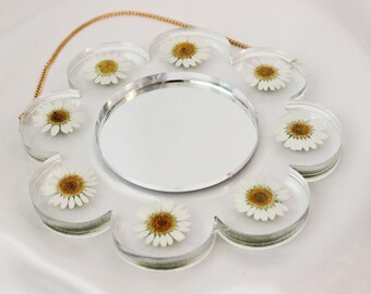 Handmade Pressed Daisy Resin Mirror | Floral Decor