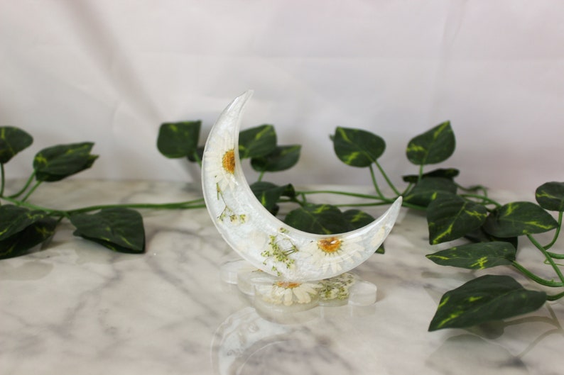 Crescent Moon Ring Holder Resin Ring Holder Resin Jewelry Stand Room Decor Pressed Flowers image 2
