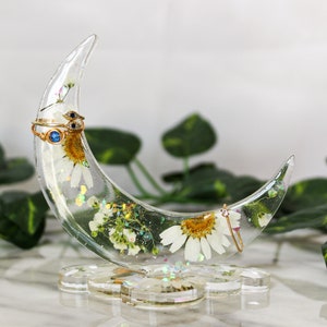 Crescent Moon Ring Holder Resin Ring Holder Resin Jewelry Stand Room Decor Pressed Flowers image 7