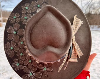 Hand Burned Vegan Suede Wide Brim Hat ~ Western Cowgirl Hat ~ Boho Rancher Hat ~ Custom Burned Hat ~ Womens Western Fashion