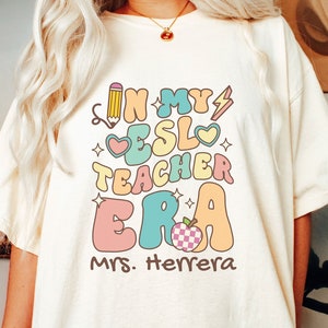 Maestra Shirt, My Maestra Era Shirt, Spanish Teacher Sweatshirt, Bilingual Teacher, Personalized Maestra Shirt, Dual Language, Maestra Gift