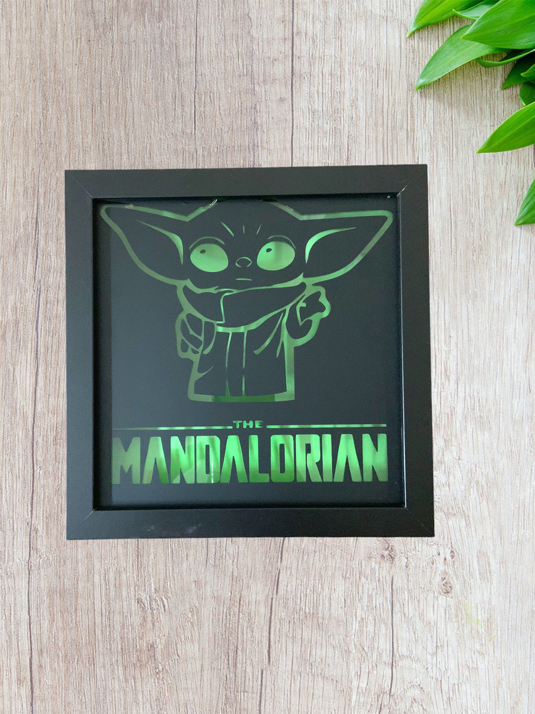 Light Up Baby Yoda Schattenbox Schattenbox Mandalorian Etsy