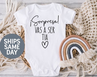 Sorpresa Vas a Ser tia onesie®, Baby Announcement onesie® in Spanish, Spanish onesie®, Anuncio de Embarazo en espanol onesie®