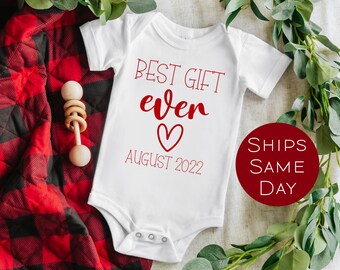 Christmas Baby Announcement Onesie®, Pregnancy Announcement Onesie®, The Best Gift Ever Personalized Bodysuit, Cute Christmas Baby Reveal