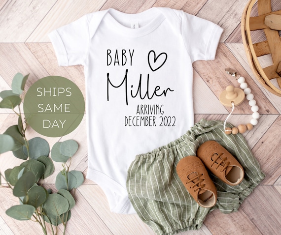 Baby Announcement Onesie®, Personalized Pregnancy Announcement Onesie®, Custom Name Baby Reveal, Announcement to Grandparent Family Friends