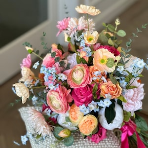 Hot pink bridal bouquet : Wedding bouquet in hot pink, orange, yellow, and blue