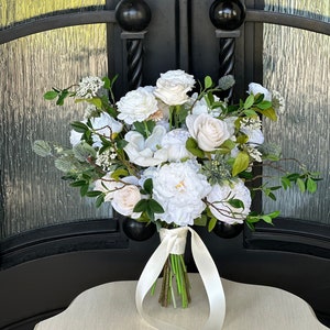 White Wedding Bouquet: Rustic bridal bouquet