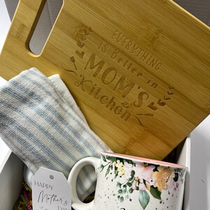 Happy Mothers Day Gift Box, A Gift Box for Your Mom, Cutting Board Gift Box, A Gift Box for ...