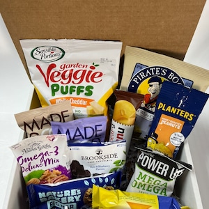 Healthy gift box for Students, Healthy Student Finals gift box from Parents, Grandparents, Aunts and Uncles, Healthy Gift for Birthdays