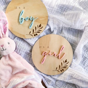 Geslachtsaankondigingsplaquette - Onthul het geslacht van de baby - Memorabel en elegant - Het is een jongenskaart - Het is een meisjeskaart - Houten geslachtsplaquette