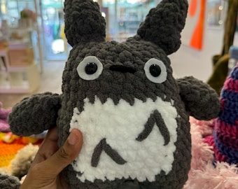 Totoro Plysch: Grov stickning, vänlig design