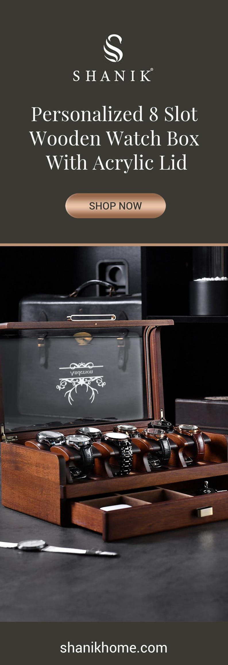 a wooden watch box with a lid, displaying several watches inside. The watch box has a personalized and personalized wooden design, and it is accompanied by a button for shopping. The background of the image is dark, which emphasizes the watch box and its contents.