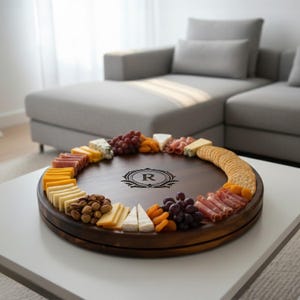 Bandeja giratoria grande de 20 pulgadas con grabado, tabla de charcutería de madera personalizada, regalo asequible para inauguración de la casa.