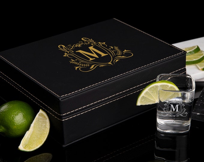 Aangepaste gegraveerde shotglazen cadeau voor feest, bruiloft of verjaardag, gepersonaliseerde whisky-, tequila- of wodkaglazen - cadeau met monogram voor mannen