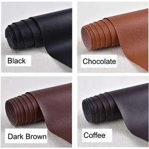 K&ouml;nnte beinhalten: Vier Rollen Kunstleder in verschiedenen Farben: Schwarz, Schokoladenbraun, Dunkelbraun und Kaffee. Das Leder hat eine strukturierte Oberfl&auml;che.