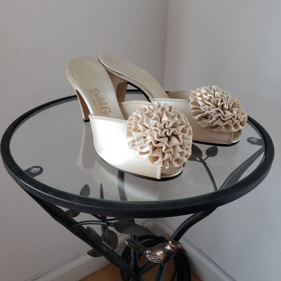 1950s/1960s Cream Satin Daniel Green Boudoir Bedro