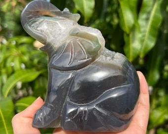 Druzy Agate Elephant Carving: Crystal Home Decor Centerpiece