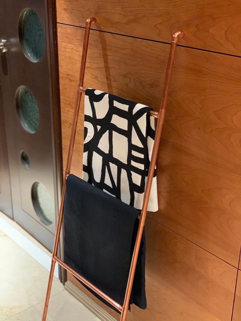 STYLECASTER | Blanket Storage Ideas