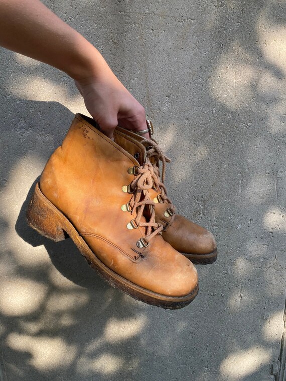 1960’s Hush Puppies Leather Ankle Boots