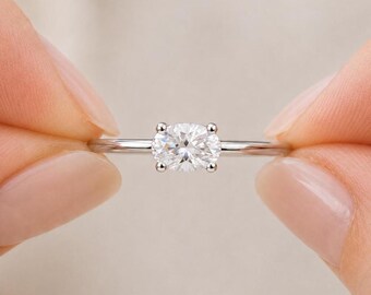 Ovale Moissaniet East West-verlovingsring, zilveren/14k gouden delicate bruiloftssieraden
