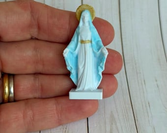 Mini Virgin Mary Statue, 5cm Porcelain White PLA, Baptism Favors, First Communion Crafts