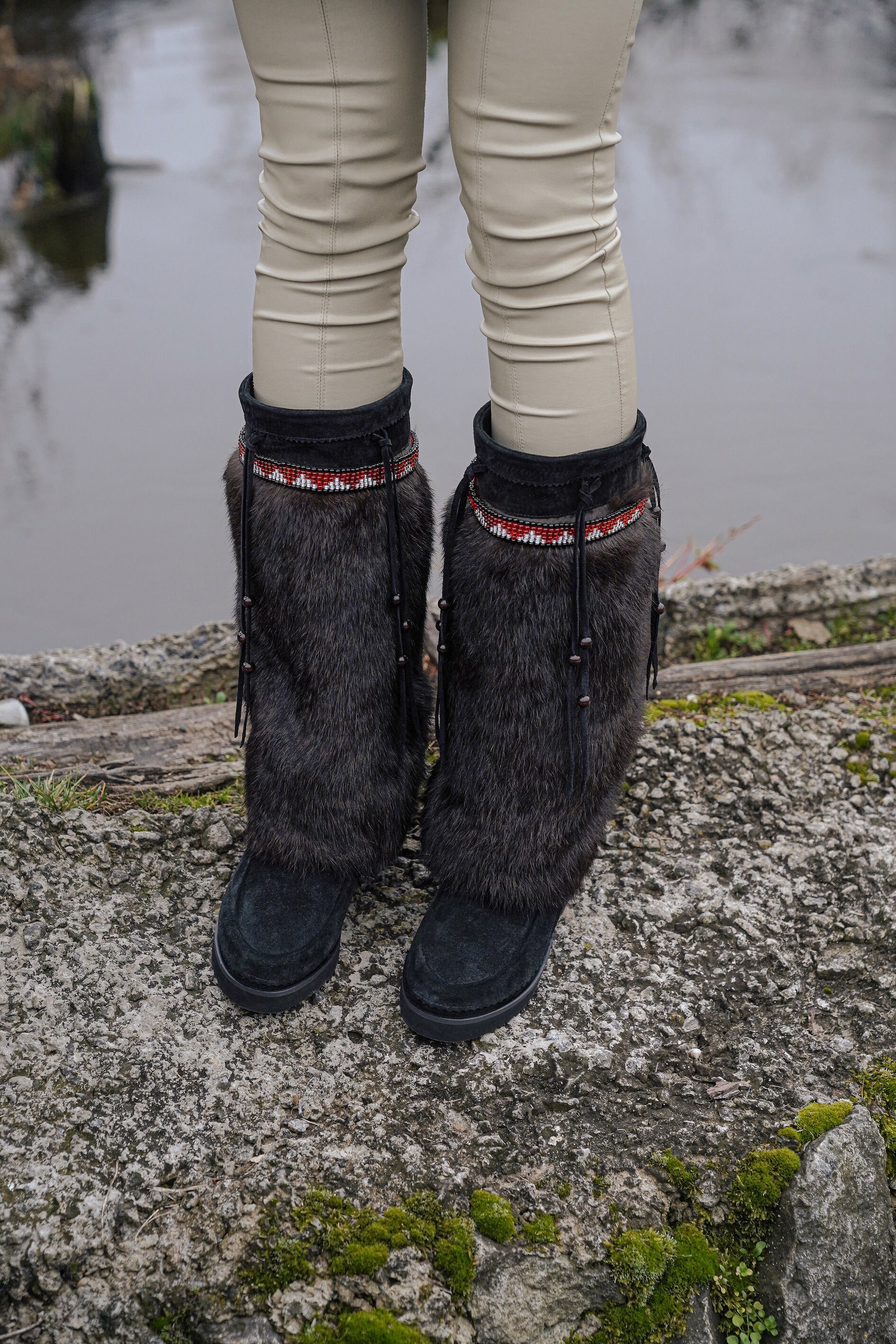 Authentic mukluk deals boots