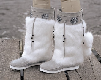 Grey Winter Mukluks with white natural fur, Traditional Women Yeti Snow Boots, warm Winter boots with Handmade Embroidery and Pompoms