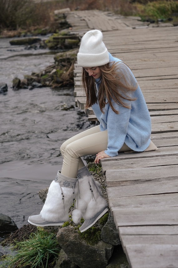 Grey Winter Mukluks With White Natural Fur, Traditional Women Yeti