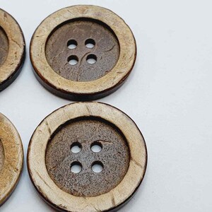 6-8 Stück Holz Knöpfe Knopf Farbe Natur Braun Dunkelbraun Größe 10, 15, 20, 22, 25mm Holzknöpfe Kokosnussknopf Kokosnuss Hohe Qualität Bild 3