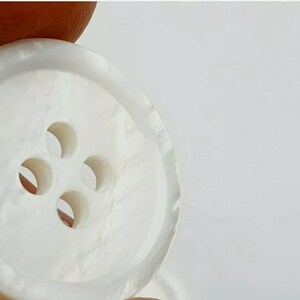 6 Stück Knöpfe Knopf 100% aus Echt Perlmutt knöpfe Weiß 15 18 22mm 1,5 1,8 2,2 cm Hohe Qualität Bild 7