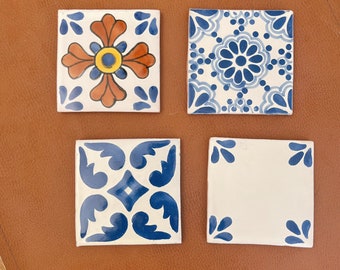 Winter Wonderland Talavera Tile Combo / 4er Pack Untersetzer / Blumen / Talavera Tile / Weiß & Blau / Urlaub / Weihnachtsgeschenk