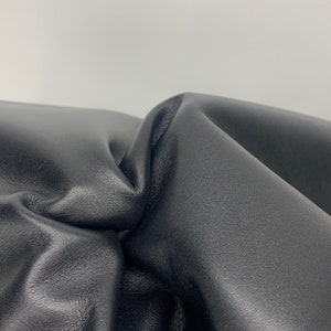 Black Soft Vegetable tanned leather 1.6 mm 3-4 oz sheets panels image 3