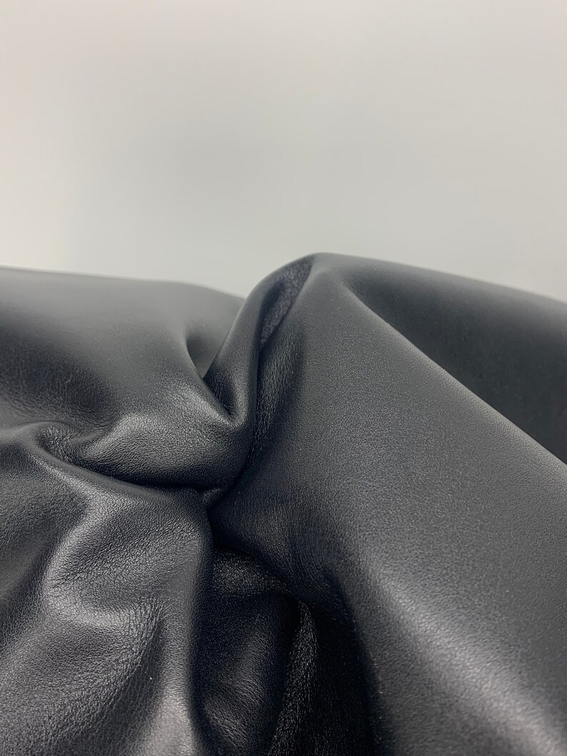 Black Soft Vegetable tanned leather 1.6 mm 3-4 oz sheets panels image 3