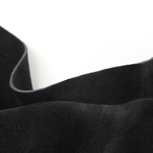 Cuir suédé noir 1,2/1,4 mm 3-4 oz Panneaux en feuilles naturelles prédécoupées