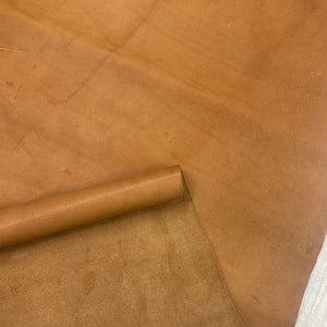 Pelle naturale / marrone chiaro / 1,3-1,5 mm / 3-4 oz / Medio-rigido / Stile vintage rustico con imperfezioni naturali e cicatrici